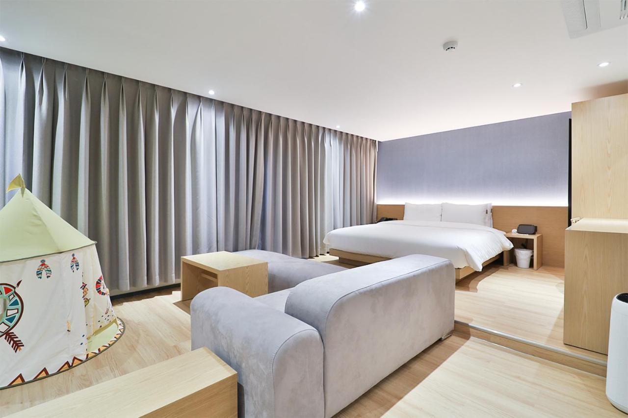 Custom Hotel Ilsan Ni Exterior foto